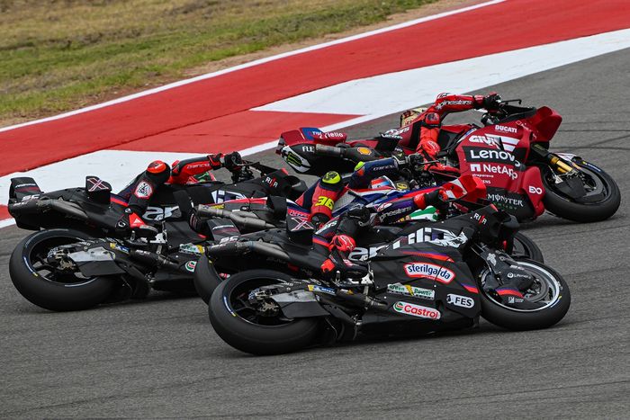 Marc Marquez, Ducati Team, Jorge Martin, Aprilia Racing Team, Marco Bezzecchi, Aprilia Racing
