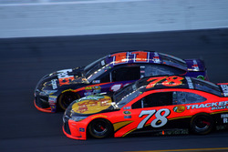Denny Hamlin, Joe Gibbs Racing Toyota; Martin Truex Jr., Furniture Row Racing Toyota