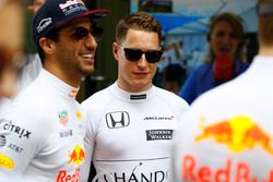 Daniel Ricciardo, Red Bull Racing, en Stoffel Vandoorne, McLaren