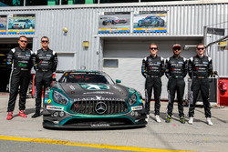 Team photo #3 Black Falcon Mercedes AMG GT3: Abdulaziz Al Faisal, Hubert Haupt, Yelmer Buurman, Michal Broniszewski, Maro Engel