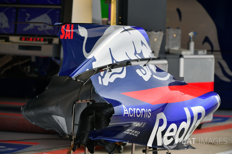 Scuderia Toro Rosso STR12 bodywork