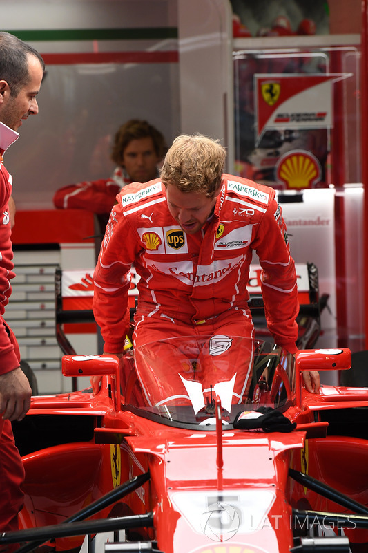 Sebastian Vettel, Ferrari SF70H with cockpit shield