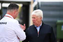 Менеджер Mercedes AMG F1 Рон Мидоуз и Херби Бланш