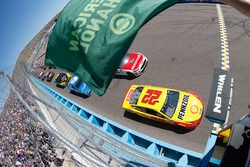 Start: Joey Logano, Team Penske, Ford, führt