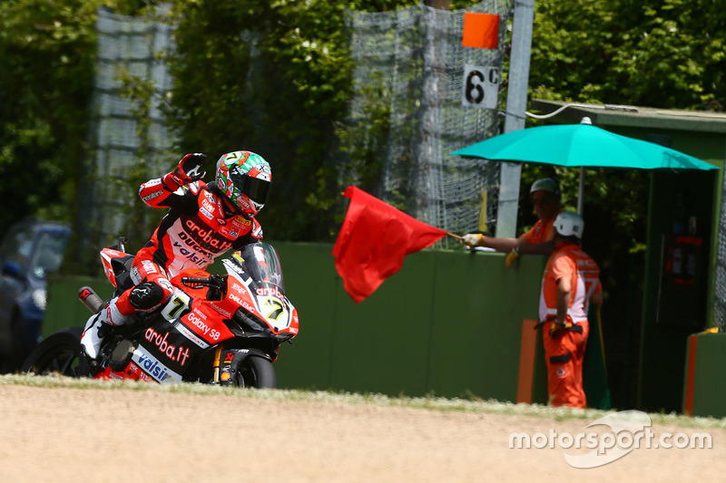 Ganador de la carrera Chaz Davies, Ducati Team