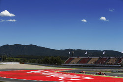 Kimi Raikkonen, Ferrari SF70H, Sebastian Vettel, Ferrari SF70H