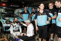 Champion Stefano Comini, Leopard Racing, Volkswagen Golf GTI TCR get a hair cut