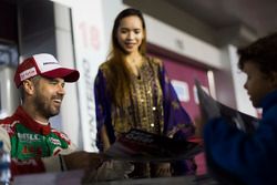Autograph Session: Tiago Monteiro, Honda Racing Team JAS, Honda Civic WTCC