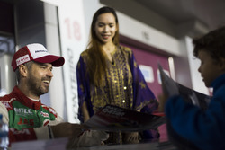 Autograph Session: Tiago Monteiro, Honda Racing Team JAS, Honda Civic WTCC