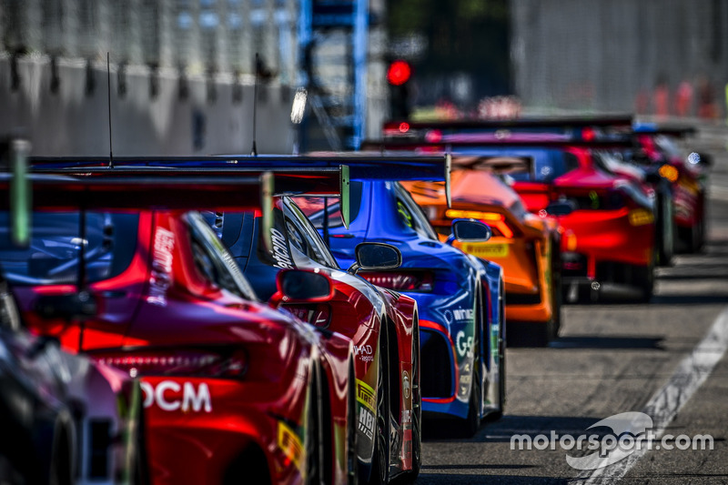 #16 Black Falcon,  Mercedes-AMG GT3: Oliver Morley, Miguel Toril, Manuel Metzger