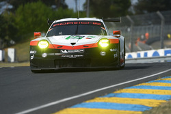 #91 Porsche Team Porsche 911 RSR: Richard Lietz, Frédéric Makowiecki, Patrick Pilet
