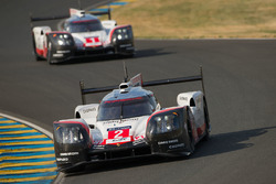 #2 Porsche Team Porsche 919 Hybrid: Timo Bernhard, Earl Bamber, Brendon Hartley, #1 Porsche Team Por