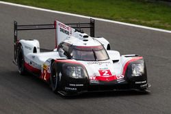 #2 Porsche Team Porsche 919 Hybrid: Timo Bernhard, Earl Bamber, Brendon Hartley