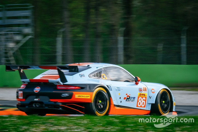 #86 Gulf Racing, Porsche 911 RSR: Michael Wainwright, Ben Barker, Nick Foster