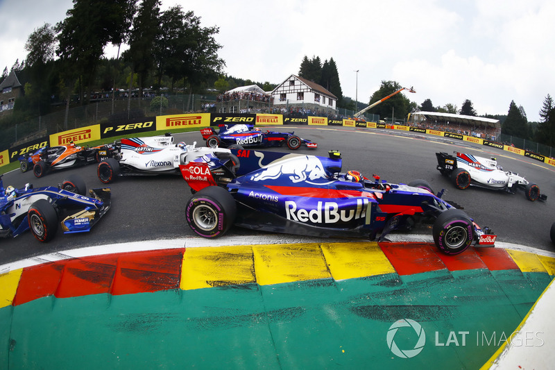 Carlos Sainz Jr., Scuderia Toro Rosso STR12, Felipe Massa, Williams FW40, Marcus Ericsson, Sauber C36