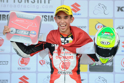 Podium: Gerry Salim juara Race 2 AP250