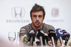Fernando Alonso announces his deal to race in the 2017 Indianapolis 500 in an Andretti Autosport run