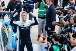 Il vincitore della gara Thed Björk, Polestar Cyan Racing, Volvo S60 Polestar TC1