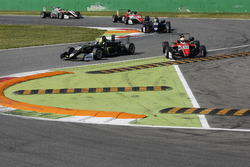 Lando Norris, Carlin Dallara F317 - Volkswagen, Callum Ilott, Prema Powerteam, Dallara F317 - Merced