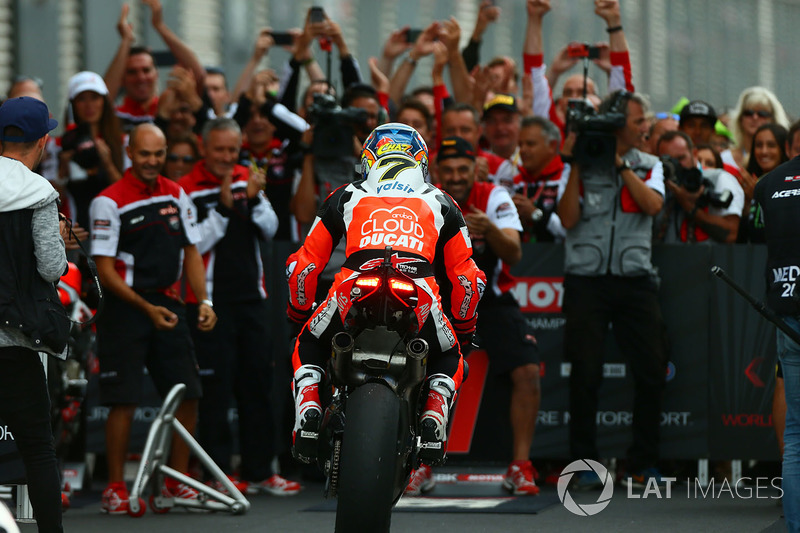 Il vincitore della gara Chaz Davies, Ducati Team
