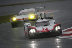 #2 Porsche Team Porsche 919 Hybrid: Timo Bernhard, Earl Bamber, Brendon Hartley