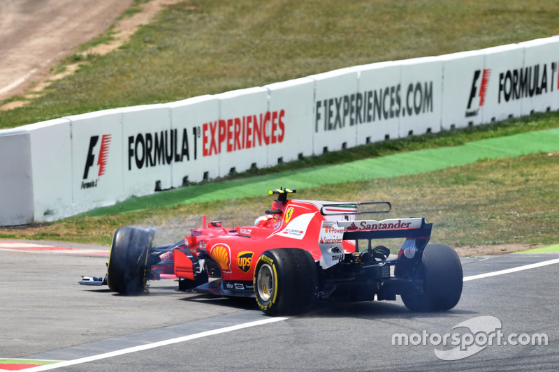 "Fiz um bom começo, fui bloqueado por Bottas na reta, tive que tirar o pé, e então tocamos e minha corrida terminou."