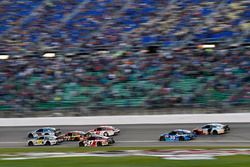 Dale Earnhardt Jr., Hendrick Motorsports Chevrolet, Michael McDowell, Leavine Family Racing Chevrolet