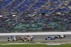 Dale Earnhardt Jr., Hendrick Motorsports Chevrolet, Michael McDowell, Leavine Family Racing Chevrole