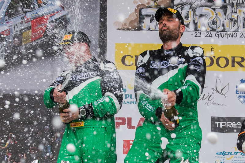 Ivan Ballinari und Paolo Pianca auf dem Podium, Rally Ronde del Ticino