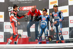 Podio: il vincitore Chaz Davies, Ducati Team, il secondo classificato Alex Lowes, Pata Yamaha, il terzo classificato Michael van der Mark, Pata Yamaha