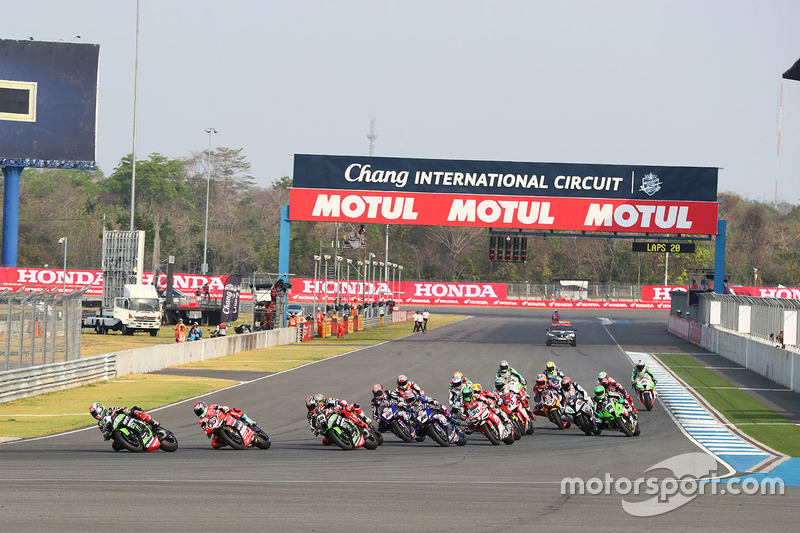 Jonathan Rea, Kawasaki Racing leads the start