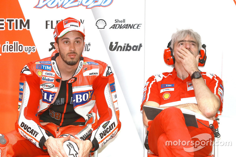 Андреа Довициозо и генеральный менеджер Ducati Луиджи Далл'инья