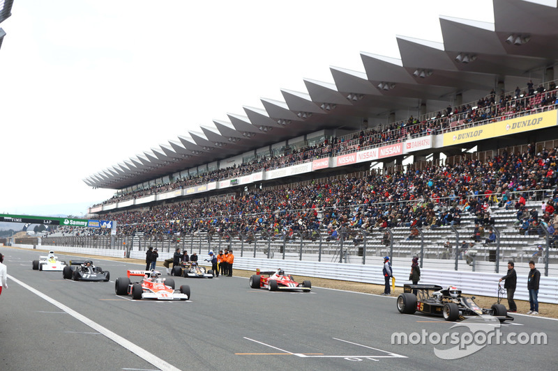 グリッドに並んだ1976年当時のF1マシンたち