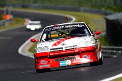 #122 Kissling Motorsport / Team Beckmann, Opel Manta: Olaf Beckmann, Peter Hass, Volker Strycek, Jürgen Schulten