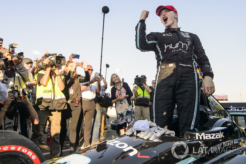 2017-kampioen Josef Newgarden, Team Penske Chevrolet viert feest