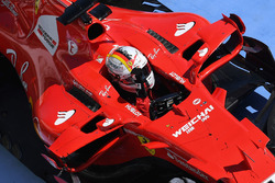 Il vincitore della gara Sebastian Vettel, Ferrari SF70-H