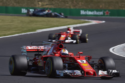 Sebastian Vettel, Ferrari SF70H, Kimi Raikkonen, Ferrari SF70H