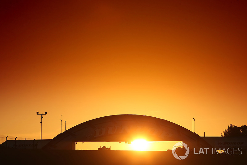 Amanecer en Le Mans