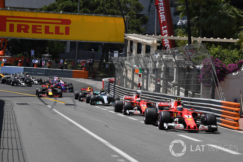 Start: Kimi Räikkönen, Ferrari SF70-H, führt