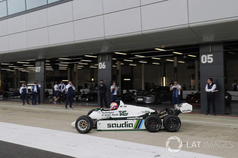 Martin Brundle teste la FW08 à six roues