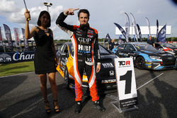 Race winner Aurélien Panis, Boutsen Ginion Racing, Honda Civic Type-R TCR