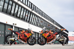 Les motos de Miguel Oliveira, Red Bull KTM Ajo, Brad Binder, Red Bull KTM Ajo
