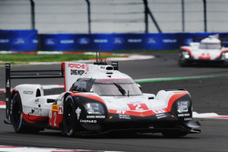 #2 Porsche Team Porsche 919 Hybrid: Timo Bernhard, Earl Bamber, Brendon Hartley