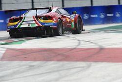 #71 AF Corse Ferrari 488 GTE: Davide Rigon, Sam Bird