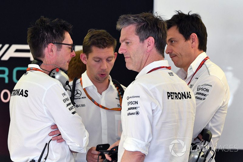 Andy Shovlin, Mercedes AMG F1 W08 Mühendisi, James Allison, Mercedes AMG F1 W08 Teknik Direktörü ve Toto Wolff, Mercedes AMG F1 Direktörü