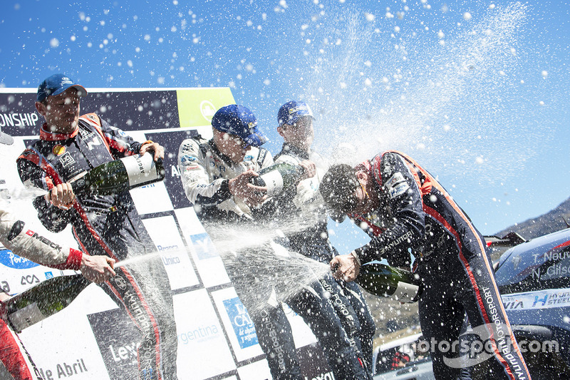 Winners Thierry Neuville, Nicolas Gilsoul, Hyundai Motorsport, second place Elfyn Evans, Daniel Barr