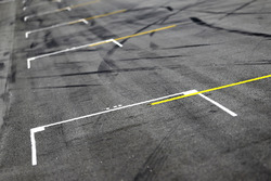 L'atmosphère de la piste, la grille de départ