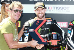 Tom Sykes, Kawasaki Racing, félicité par Troy Bayliss après sa deuxième place dans la Superpole