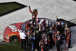 Kurt Busch, Stewart-Haas Racing Ford, celebrates his win with his team