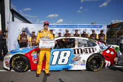 Polesitter Kyle Busch, Joe Gibbs Racing Toyota